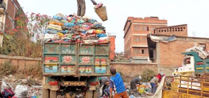 काठमाडौँ महानगरले स्रोतमा नै फोहर वर्गीकरण कार्य पुनः सुरु गर्दै