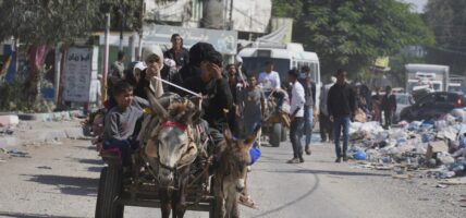 इजरायली सेनाले मुख्य बाटो खोलिदिएपछि ५० हजार प्यालेस्टाइनीले गाजा शहर छाडे