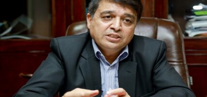 नेपालमा अवसरै अवसर छन्, आउनुहोस्, मिलेर लगानी गरौँ: अध्यक्ष ढकाल