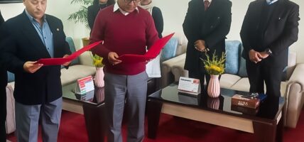 महालक्ष्मी विकास बैंकका नवनियुक्त अध्यक्ष उपाध्यायले ग्रहण गरे पद तथा गोपनियताको सपथ