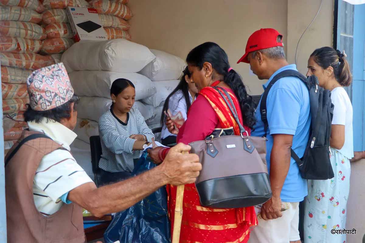 साल्ट ट्रेडिङ कर्पोरेशनको सुपथ मूल्य पसल:उपभोक्ताको आकर्षण
