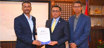 बाढी प्रभावितको राहतका लागि रिलायबल नेपाल लाइफ इन्स्योरेन्सको ५१ लाख सहयोग