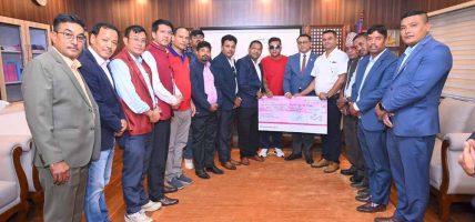 बाढीपहिरो प्रभावितका लागि फास्ट फुड एशोसिएशन नेपालको ३ लाख ३ हजार ३ सय ३३ रुपैयाँ सहयोग बाढीपहिरो प्रभावितका लागि फास्ट फुड एशोसिएशन नेपालको ३ लाख ३ हजार ३ सय ३३ रुपैयाँ सहयोग