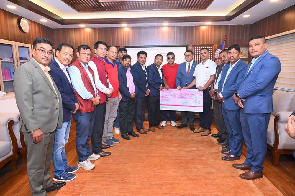 बाढीपहिरो प्रभावितका लागि फास्ट फुड एशोसिएशन नेपालको ३ लाख ३ हजार ३ सय ३३ रुपैयाँ सहयोग बाढीपहिरो प्रभावितका लागि फास्ट फुड एशोसिएशन नेपालको ३ लाख ३ हजार ३ सय ३३ रुपैयाँ सहयोग
