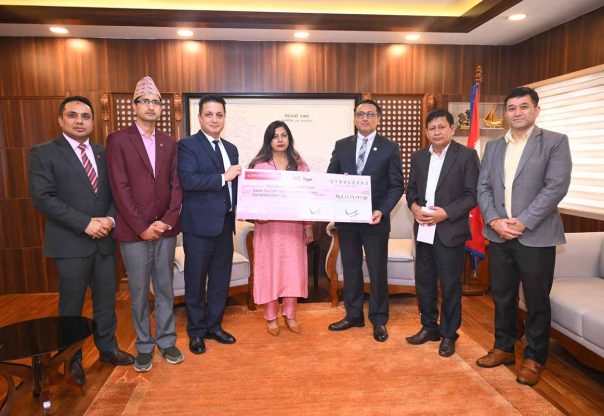 प्रभु बैंकले भोटेकोशी बाढी प्रभावितका लागि २ करोड ११ लाख सहयोग