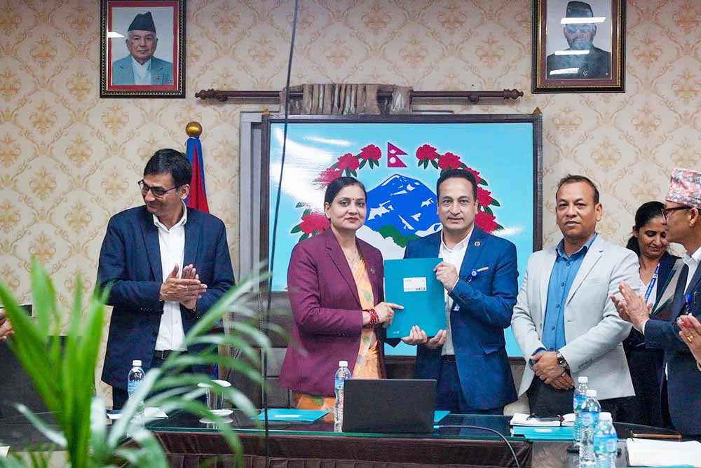 मन्त्री मेहताद्वारा ६ स्वास्थ्य विज्ञान प्रतिष्ठानका उपकुलपतिसँग कार्यसम्पादन सम्झौता